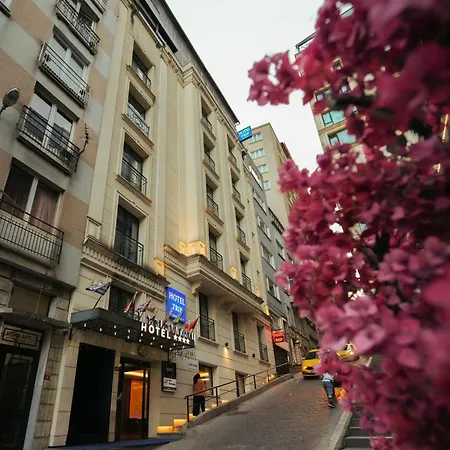 Hotel Trip Bosphorus Taksim 4*